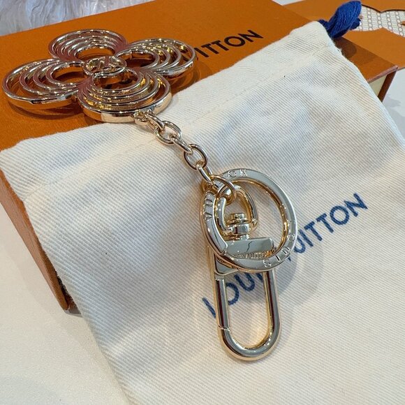 Louis Vuitton Gold-Tone Flower Keychain/Bag Charm w/ Original Packaging - Picture 3 of 6